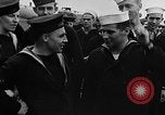 Standbild Crew der USS Augusta besuchen HMS Prince of Wales Schiff Hafen Neufundland, 1941, aus Sekunde 27 historischem Filmmaterial Videoclip 65675049359