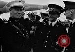 Standbild Crew der USS Augusta besuchen HMS Prince of Wales Schiff Hafen Neufundland, 1941, aus Sekunde 35 historischem Filmmaterial Videoclip 65675049359