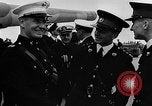 Standbild Crew der USS Augusta besuchen HMS Prince of Wales Schiff Hafen Neufundland, 1941, aus Sekunde 36 historischem Filmmaterial Videoclip 65675049359