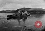 Standbild Crew der USS Augusta besuchen HMS Prince of Wales Schiff Hafen Neufundland, 1941, aus Sekunde 52 historischem Filmmaterial Videoclip 65675049359