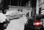 Immagine di Macchina per la fabbricazione della pistola all'ARSENAL Watervliet New York USA, 1940, secondo 35 filmato di repertorio 65675049376