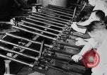 Standbild Machine Gun Fertigung Watervliet New York USA, 1940, aus Sekunde 1 historischem Filmmaterial Videoclip 65675049377