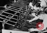 Standbild Machine Gun Fertigung Watervliet New York USA, 1940, aus Sekunde 6 historischem Filmmaterial Videoclip 65675049377