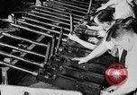 Standbild Machine Gun Fertigung Watervliet New York USA, 1940, aus Sekunde 7 historischem Filmmaterial Videoclip 65675049377
