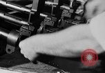 Standbild Machine Gun Fertigung Watervliet New York USA, 1940, aus Sekunde 13 historischem Filmmaterial Videoclip 65675049377