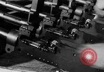 Standbild Machine Gun Fertigung Watervliet New York USA, 1940, aus Sekunde 14 historischem Filmmaterial Videoclip 65675049377