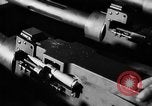 Standbild Machine Gun Fertigung Watervliet New York USA, 1940, aus Sekunde 22 historischem Filmmaterial Videoclip 65675049377