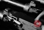 Standbild Machine Gun Fertigung Watervliet New York USA, 1940, aus Sekunde 23 historischem Filmmaterial Videoclip 65675049377