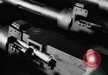 Standbild Machine Gun Fertigung Watervliet New York USA, 1940, aus Sekunde 25 historischem Filmmaterial Videoclip 65675049377