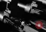 Standbild Machine Gun Fertigung Watervliet New York USA, 1940, aus Sekunde 31 historischem Filmmaterial Videoclip 65675049377