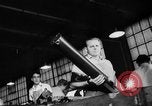 Standbild Machine Gun Fertigung Watervliet New York USA, 1940, aus Sekunde 33 historischem Filmmaterial Videoclip 65675049377