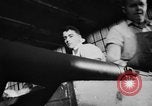Standbild Machine Gun Fertigung Watervliet New York USA, 1940, aus Sekunde 36 historischem Filmmaterial Videoclip 65675049377