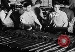 Standbild Machine Gun Fertigung Watervliet New York USA, 1940, aus Sekunde 39 historischem Filmmaterial Videoclip 65675049377