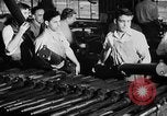 Standbild Machine Gun Fertigung Watervliet New York USA, 1940, aus Sekunde 40 historischem Filmmaterial Videoclip 65675049377
