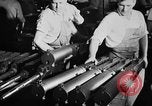 Standbild Machine Gun Fertigung Watervliet New York USA, 1940, aus Sekunde 47 historischem Filmmaterial Videoclip 65675049377