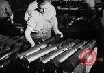 Standbild Machine Gun Fertigung Watervliet New York USA, 1940, aus Sekunde 48 historischem Filmmaterial Videoclip 65675049377