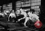 Standbild Machine Gun Fertigung Watervliet New York USA, 1940, aus Sekunde 51 historischem Filmmaterial Videoclip 65675049377