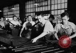 Standbild Machine Gun Fertigung Watervliet New York USA, 1940, aus Sekunde 52 historischem Filmmaterial Videoclip 65675049377