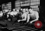 Standbild Machine Gun Fertigung Watervliet New York USA, 1940, aus Sekunde 54 historischem Filmmaterial Videoclip 65675049377