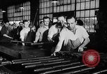 Standbild Machine Gun Fertigung Watervliet New York USA, 1940, aus Sekunde 57 historischem Filmmaterial Videoclip 65675049377