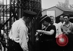 Standbild Ordnance factory Arbeitnehmer United States USA, 1940, aus Sekunde 18 historischem Filmmaterial Videoclip 65675049381