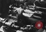 Standbild Gun shell Herstellung Zweiten Weltkrieg United States USA, 1940, aus Sekunde 8 historischem Filmmaterial Videoclip 65675049382
