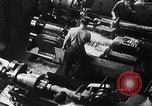 Standbild Gun shell Herstellung Zweiten Weltkrieg United States USA, 1940, aus Sekunde 10 historischem Filmmaterial Videoclip 65675049382