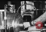 Standbild Gun shell Herstellung Zweiten Weltkrieg United States USA, 1940, aus Sekunde 21 historischem Filmmaterial Videoclip 65675049382