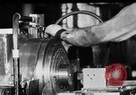 Standbild Gun shell Herstellung Zweiten Weltkrieg United States USA, 1940, aus Sekunde 22 historischem Filmmaterial Videoclip 65675049382