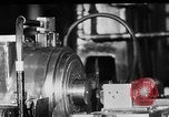 Standbild Gun shell Herstellung Zweiten Weltkrieg United States USA, 1940, aus Sekunde 23 historischem Filmmaterial Videoclip 65675049382