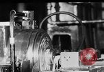 Standbild Gun shell Herstellung Zweiten Weltkrieg United States USA, 1940, aus Sekunde 26 historischem Filmmaterial Videoclip 65675049382