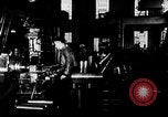 Standbild Gun shell Herstellung Zweiten Weltkrieg United States USA, 1940, aus Sekunde 27 historischem Filmmaterial Videoclip 65675049382