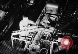 Standbild Gun shell Herstellung Zweiten Weltkrieg United States USA, 1940, aus Sekunde 44 historischem Filmmaterial Videoclip 65675049382