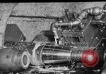 Standbild Gun shell Herstellung Zweiten Weltkrieg United States USA, 1940, aus Sekunde 56 historischem Filmmaterial Videoclip 65675049382