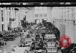 Standbild M2A2 tank Herstellung Zweiten Weltkrieg United States USA, 1940, aus Sekunde 1 historischem Filmmaterial Videoclip 65675049383