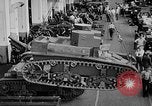 Standbild M2A2 tank Herstellung Zweiten Weltkrieg United States USA, 1940, aus Sekunde 19 historischem Filmmaterial Videoclip 65675049383