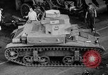 Standbild M2A2 tank Herstellung Zweiten Weltkrieg United States USA, 1940, aus Sekunde 27 historischem Filmmaterial Videoclip 65675049383