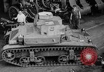 Standbild M2A2 tank Herstellung Zweiten Weltkrieg United States USA, 1940, aus Sekunde 28 historischem Filmmaterial Videoclip 65675049383