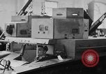 Standbild M2A2 tank Herstellung Zweiten Weltkrieg United States USA, 1940, aus Sekunde 40 historischem Filmmaterial Videoclip 65675049383