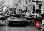 Standbild M2A2 tank Herstellung Zweiten Weltkrieg United States USA, 1940, aus Sekunde 48 historischem Filmmaterial Videoclip 65675049383