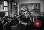 Standbild der sowjetischen Roten Armee Soldat Sowjetunion, 1945, aus Sekunde 10 historischem Filmmaterial Videoclip 65675049400