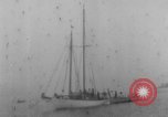 Standbild Präsident Roosevelt auf dem Segelboot New England United States USA, 1933, aus Sekunde 23 historischem Filmmaterial Videoclip 65675049412