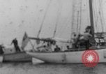 Standbild Präsident Roosevelt auf dem Segelboot New England United States USA, 1933, aus Sekunde 32 historischem Filmmaterial Videoclip 65675049412