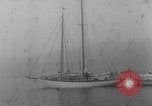 Standbild Präsident Roosevelt auf dem Segelboot New England United States USA, 1933, aus Sekunde 53 historischem Filmmaterial Videoclip 65675049412