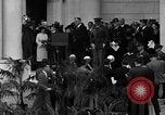 Standbild Franklin D Roosevelt 1935 Armistice Day Rede Arlington Virginia USA, 1935, aus Sekunde 21 historischem Filmmaterial Videoclip 65675049416