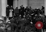 Standbild Franklin D Roosevelt 1935 Armistice Day Rede Arlington Virginia USA, 1935, aus Sekunde 27 historischem Filmmaterial Videoclip 65675049416