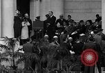 Standbild Franklin D Roosevelt 1935 Armistice Day Rede Arlington Virginia USA, 1935, aus Sekunde 28 historischem Filmmaterial Videoclip 65675049416