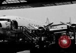 Immagine di Douglas DC-4 velivolo Santa Monica California USA, 1938, secondo 6 filmato di repertorio 65675049424