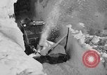 Standbild Skifahren Mineral California USA, 1938, aus Sekunde 9 historischem Filmmaterial Videoclip 65675049430