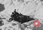 Standbild Skifahren Mineral California USA, 1938, aus Sekunde 17 historischem Filmmaterial Videoclip 65675049430
